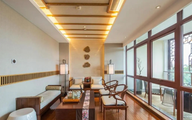 Dali Jinli Business Hotel Longshan