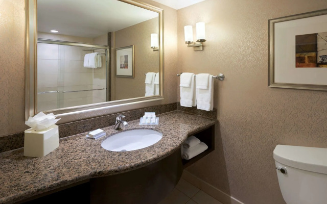 Revery Toronto Downtown, Curio Collection by Hilton