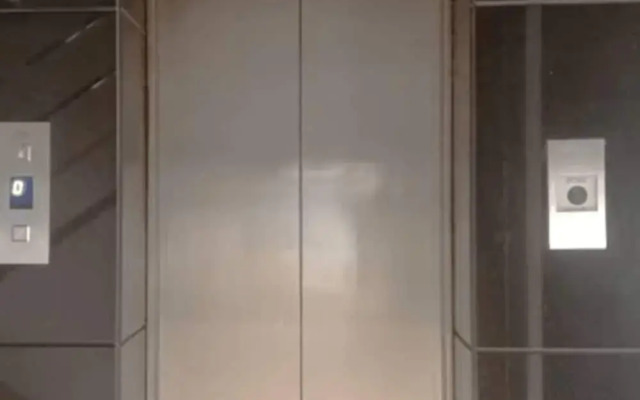 Child Friendly Retreat w Balcony tub King Bed