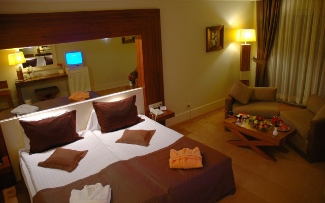 Meder Resort Hotel