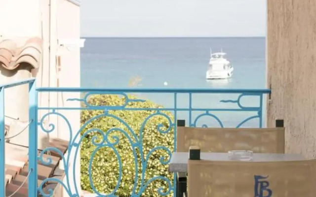 Hôtel Les Flots Bleus