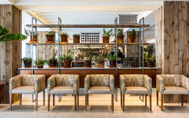 Trademark Hotel