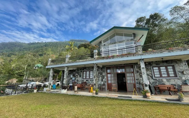 Blackwood Hotel
