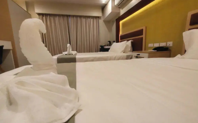 Famous Maple Hotel