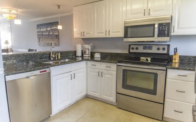 Ocean Harbor 3 by Vtrips