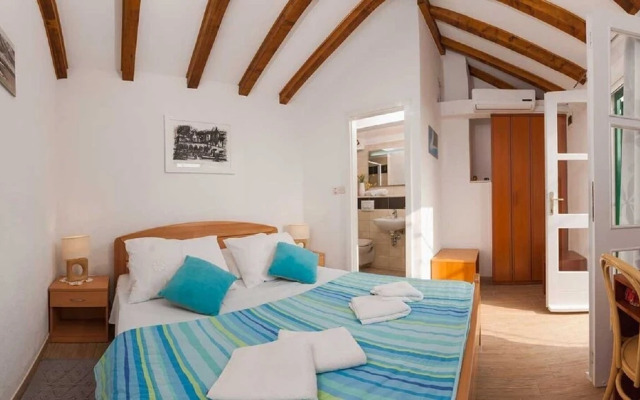 Ivo - House With Pool - H