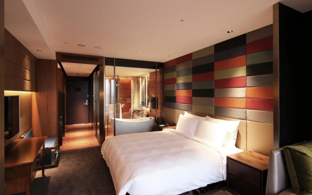 H2O Hotel