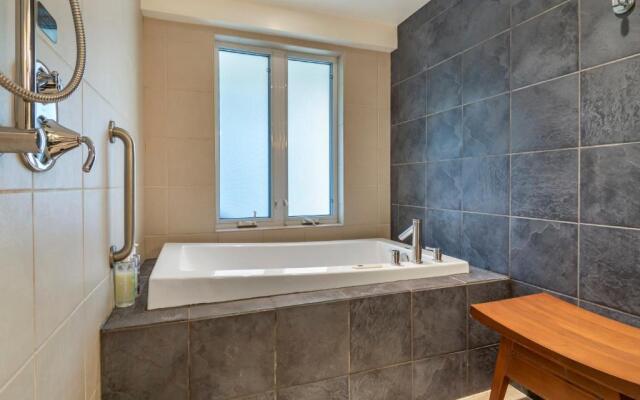 Coast Penticton Hotel