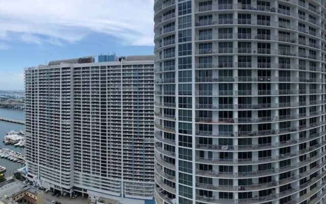 One Bedroom Apartment in Skyrise