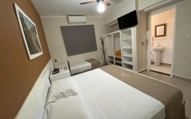 Hotel Colonial