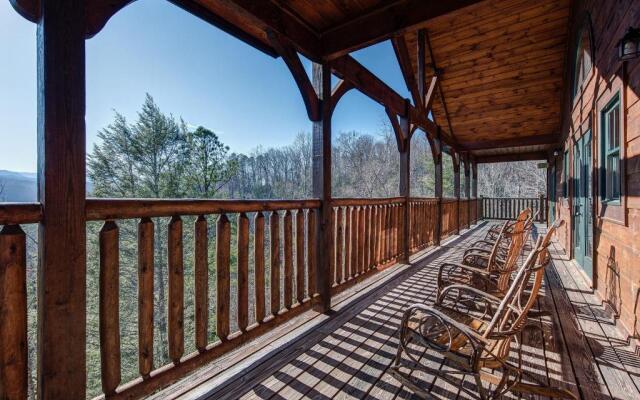 Mountain View Lodge, 8 BR, Hot Tub, Pool Table, Theater Room, Sleeps 24