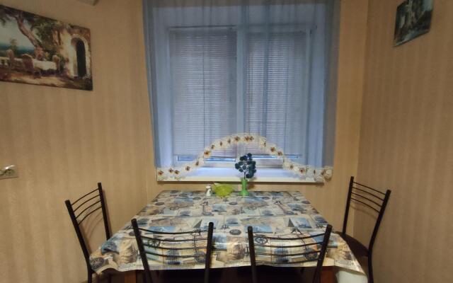 День и ночь на улице Краснознамённая