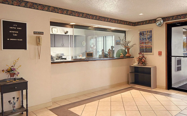 Super 8 by Wyndham Hammond/North