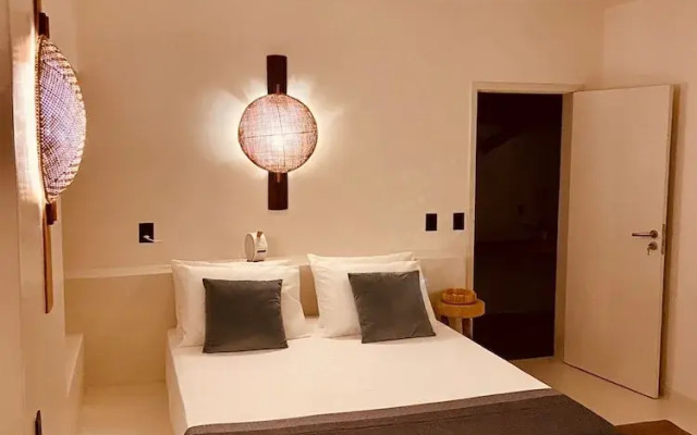 Outro Beach Club Hotel