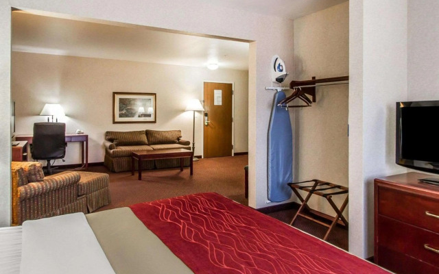 Quality Inn & Suites Fort Madison near Hwy 61