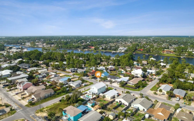 Blissful Getaway 4 BDR Whole Home Heated Pool!