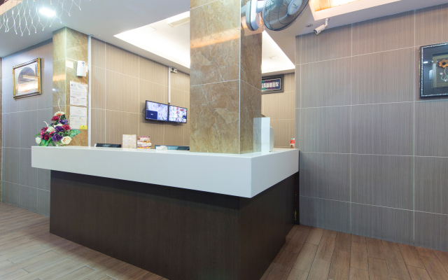 OYO 431 Hotel De Grand Orchard