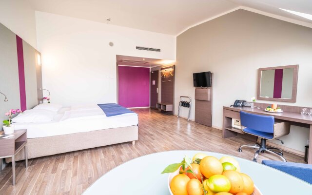 Отель Orangerie