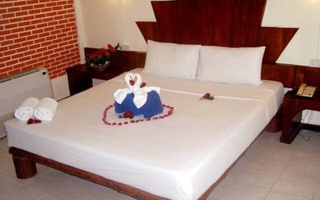 Golden Sand Beach Resort