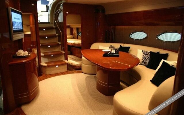 Yacht Hotels