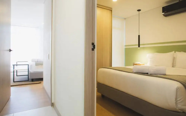 Amazing w Balcony 3 BR in Laureles Medell n