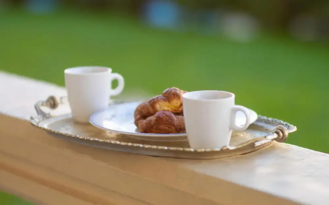 Lefteris APT Near Ialysos Beach