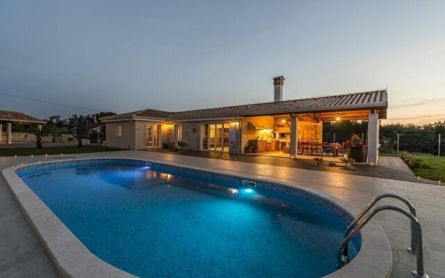 Luxury Villa Lemaliante