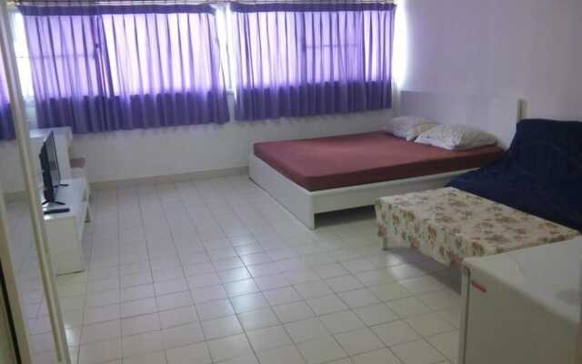 Room in Studio - Impact Don Mueang Bangkok Guest House For 3 Pax