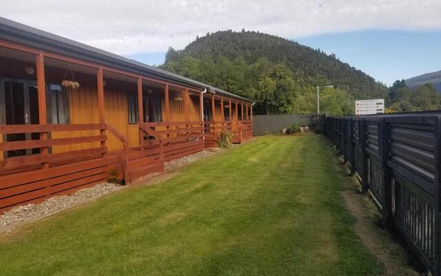 Oasis Motel & Holiday Park