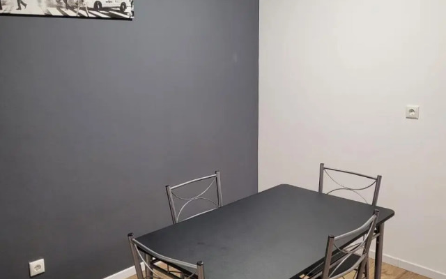 Schöne, gemütliche möblierte 2 Zi Wohnung in RGB