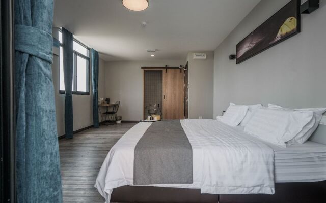 Paly Hotel