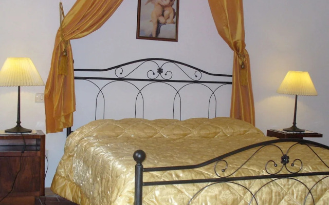 Restful Farmhouse with Pool near Forest in Vinci