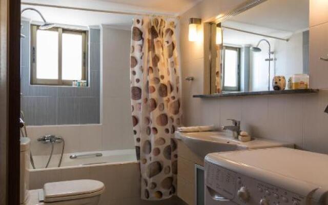 Amazing 2 Bdrm Sea View Holiday Apt