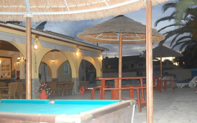 Lemon Grove Hotel and Studios