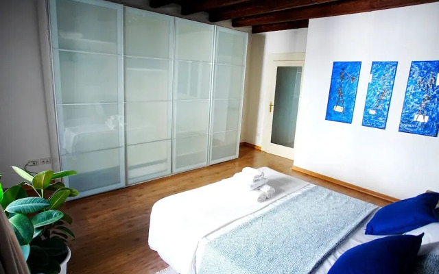Historical 1400 Ft2 Apartment At Temple Of Apollo