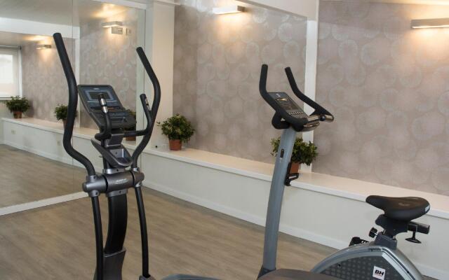 Hotel Rainha D. Amelia, Arts & Leisure