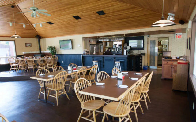 Red Pine Inn & Conference Centre