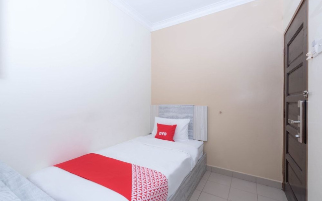 Super OYO Capital O 89366 Spring Inn Hotel