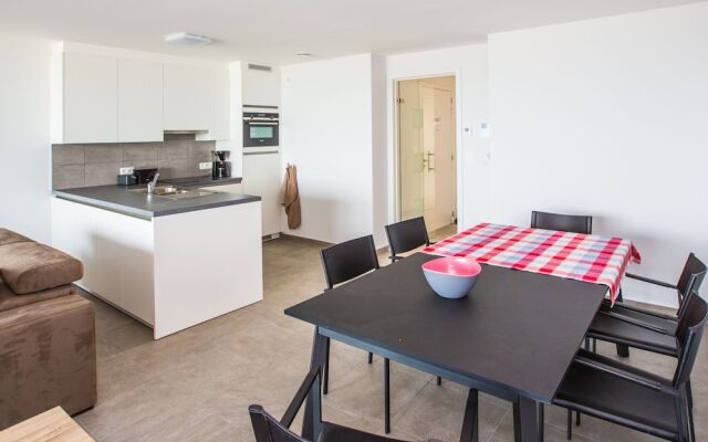 Apartment With Hinterland Views