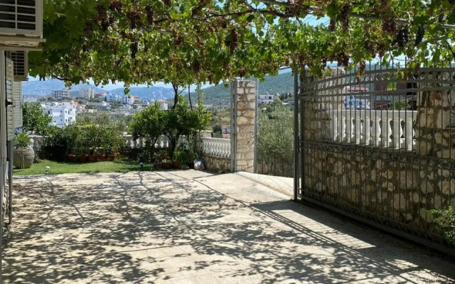 Vila MARE