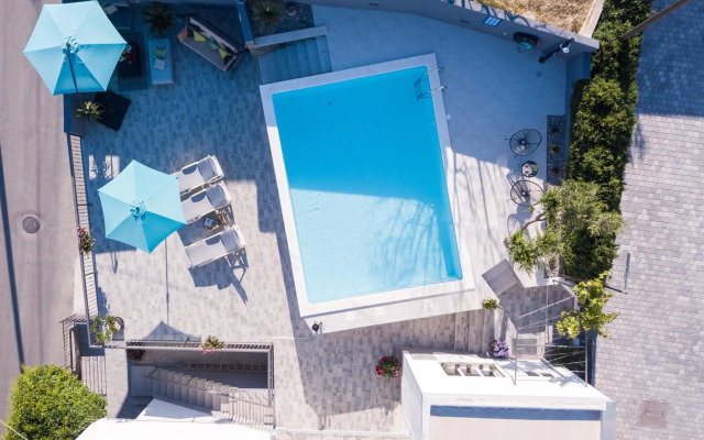 Apartments Lidija - see view with private hot tub and split level apartment with garden