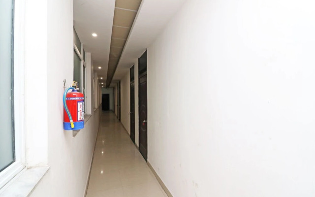 Glorious Stayz 53 Deluxe by OYO Rooms