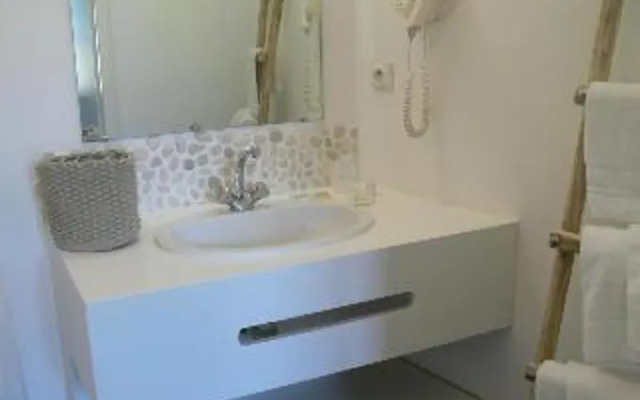 LÎle Ô Château (ex Les Douves)