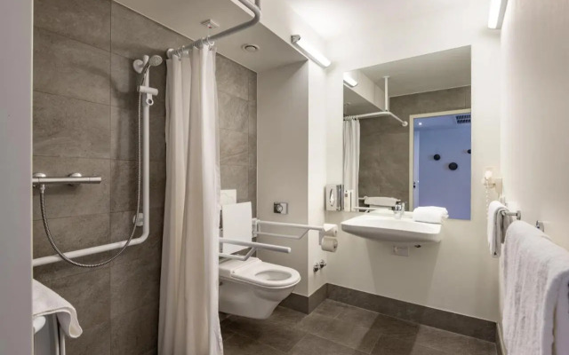 4 Rest Hotel