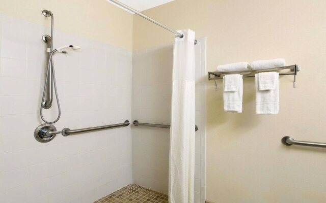 Red Roof Inn Darien - I-95/ North Brunswick