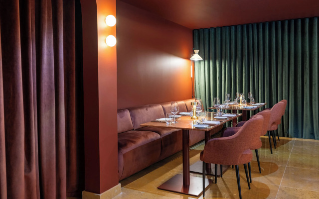 Cenica Porto Hotel, Curio Collection by Hilton