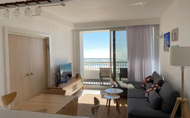Panoramic Seaview Balcony Escape by Sea N Rent