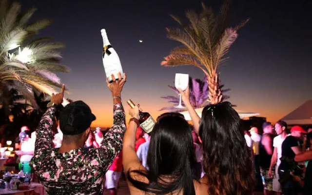 Renaissance Ocean Suites