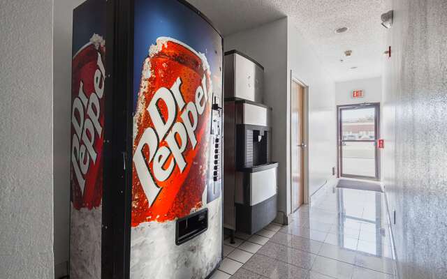 Motel 6 Dallas - Irving DFW Airport South