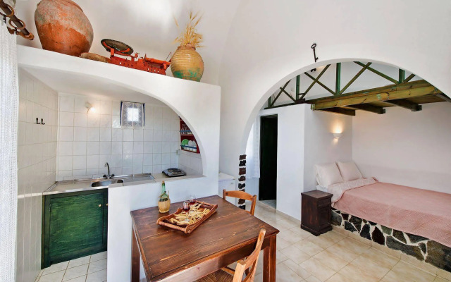 Villa Pezoula Santorini
